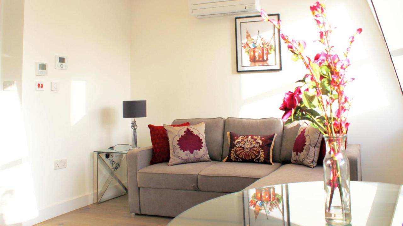 City Prime Apartments ロンドン エクステリア 写真 A living room in a typical apartment