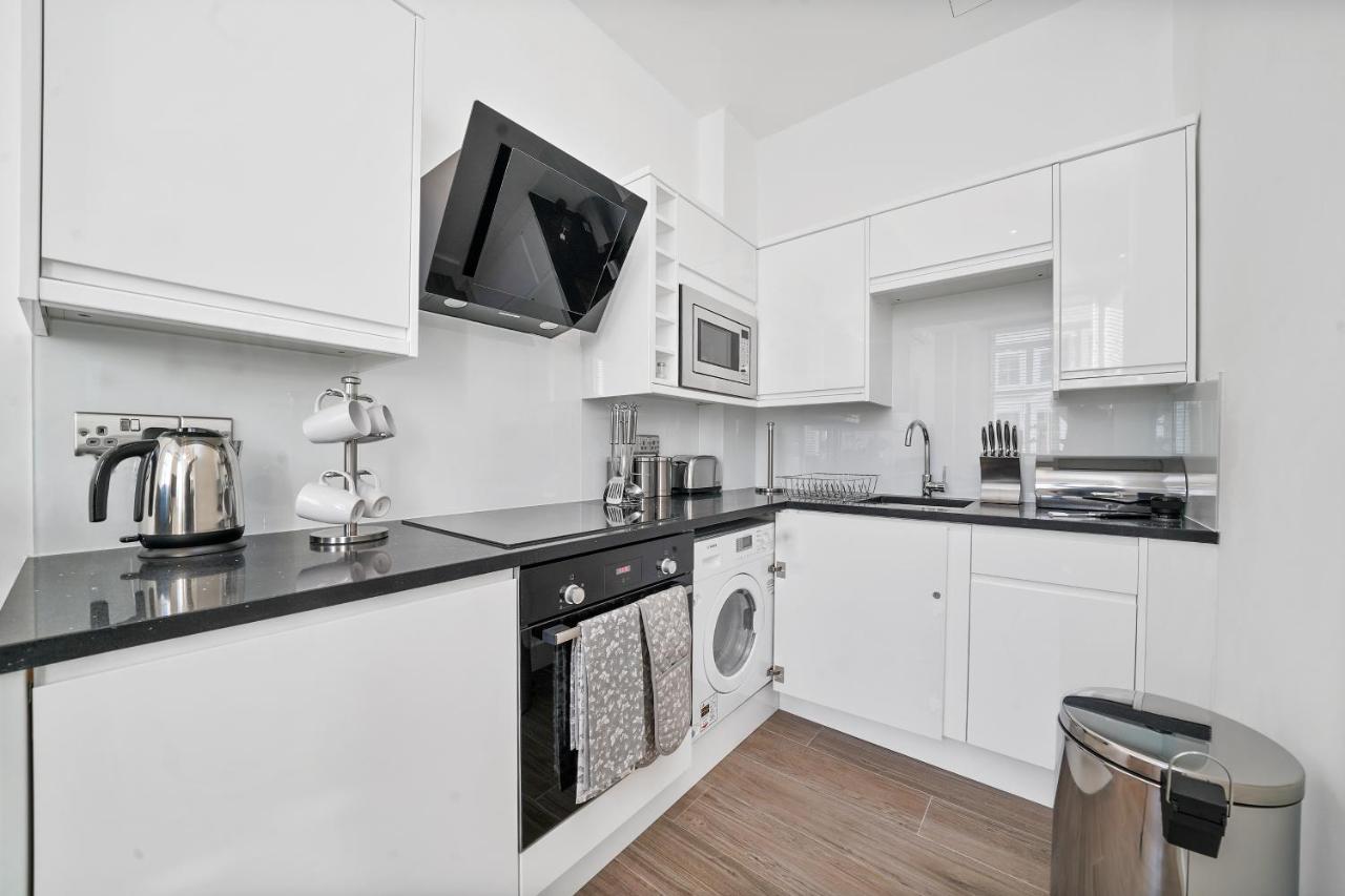 City Prime Apartments ロンドン エクステリア 写真 A typical kitchen in a student flat