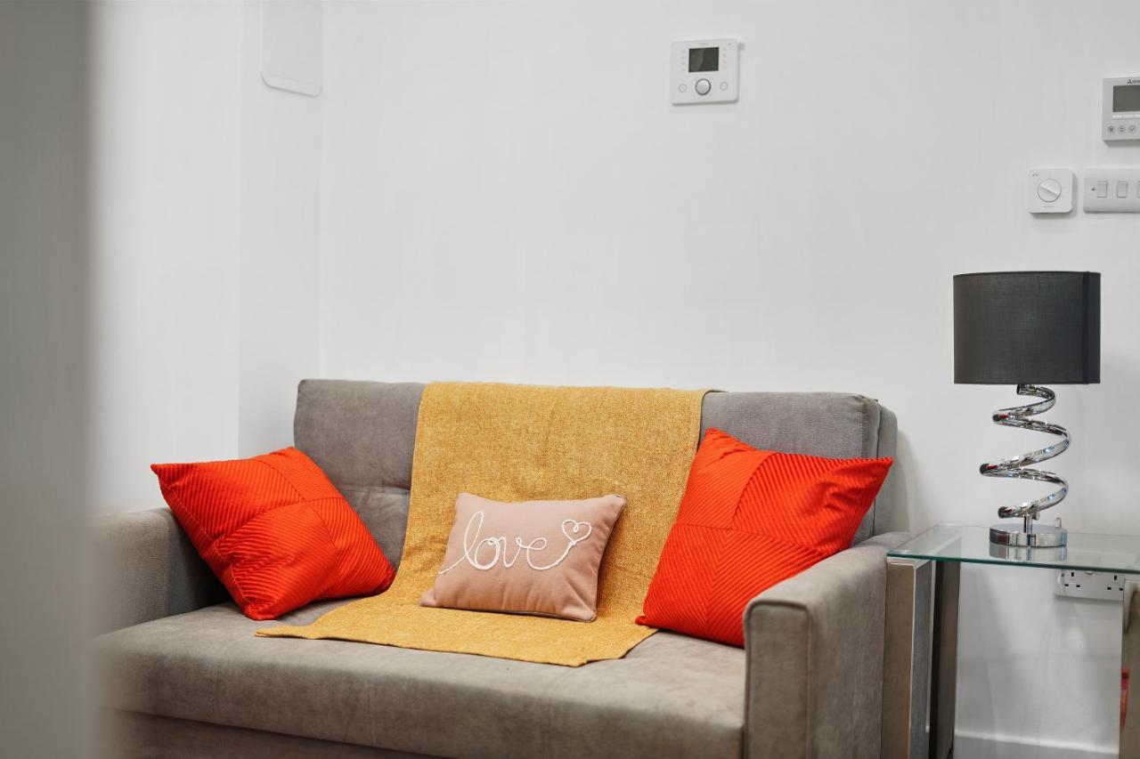 City Prime Apartments ロンドン エクステリア 写真 A sofa